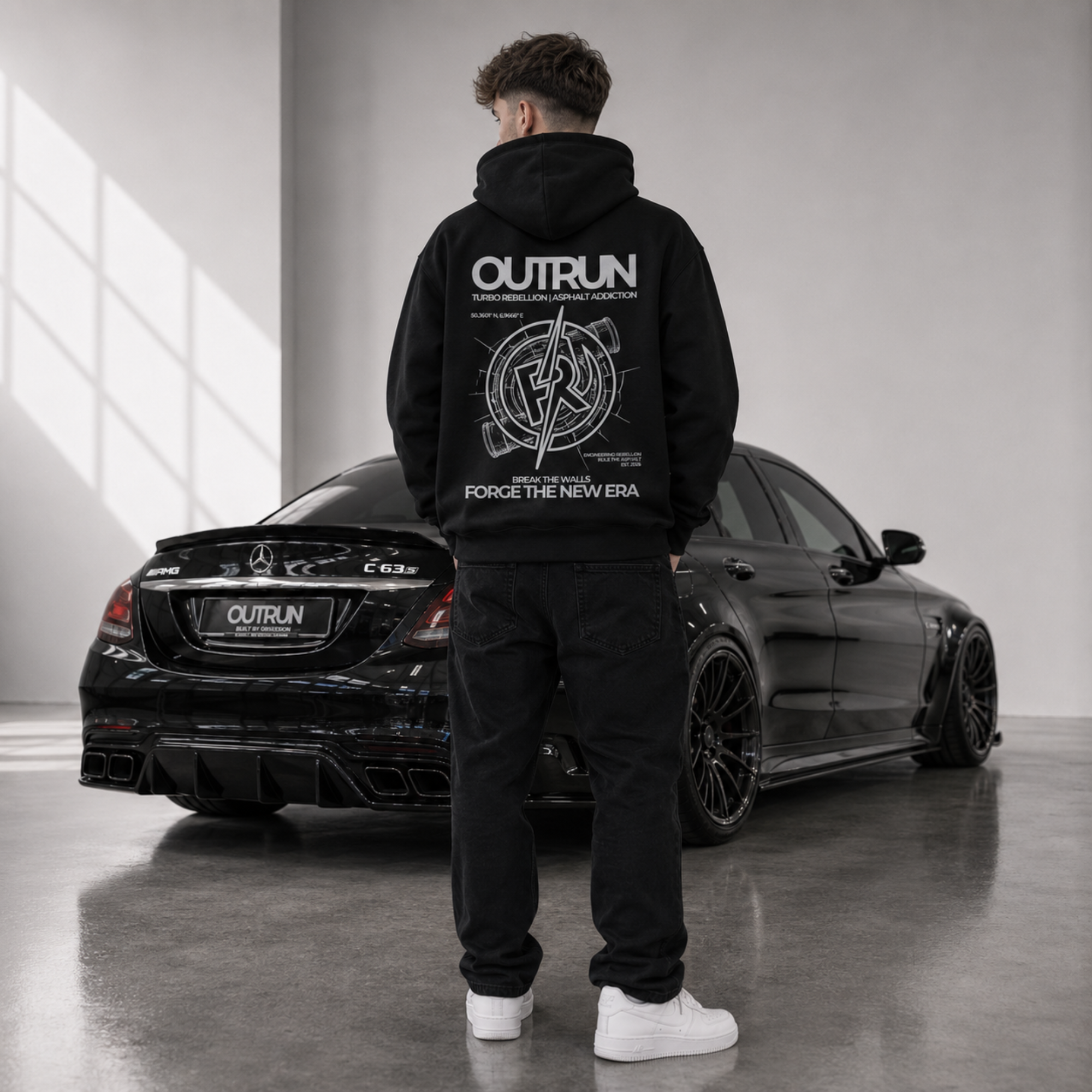 OUTRUN – Turbo Rebellion Hoodie
